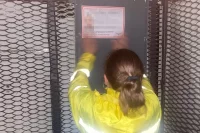 К поискам 14-летнего мальчика присоединилось более 100 человек.
