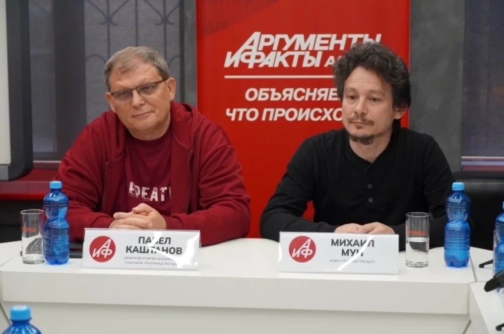 Режиссер и автор инсценировки спектакля «Гостиница Астория» Павел Каштанов и игрок «Что? Где? Когда?» Михаил Мун