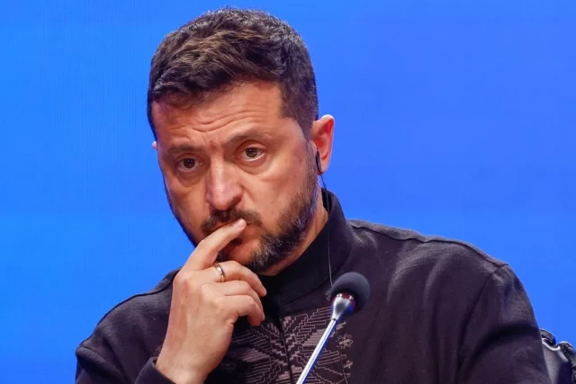 У врага есть лишь один шанс спасти ситуацию — за счет западноевропейских «добровольцев», которыми Киев резко насытит ряд своих частей.