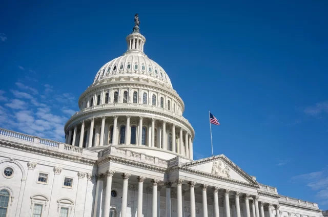 На выборах в Сенат США на Аляске возникла редкая ситуация.