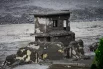 В спасательной операции задействованы 15 вертолетов.