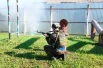 В процессе спуска боец должен за 25 секунд успеть произвести выстрелы из автомата в одно окно.