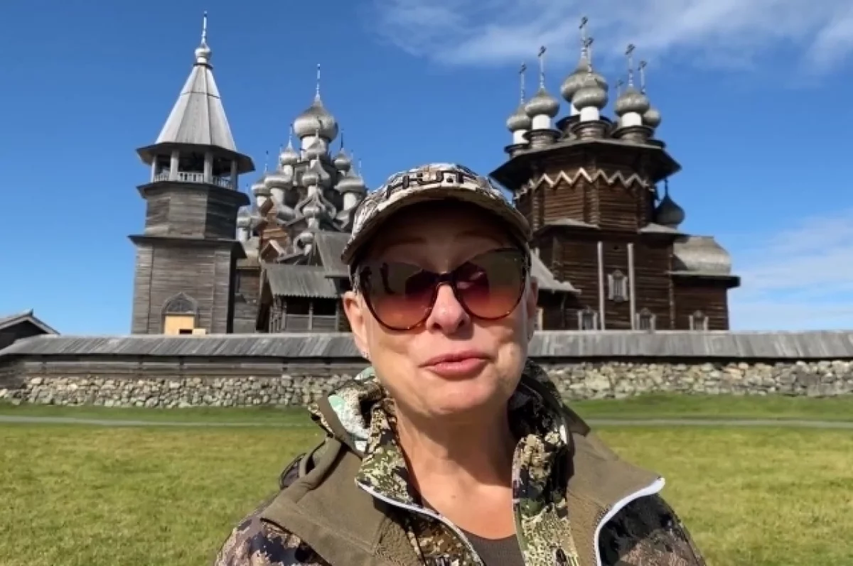 «Бросайте всё и приезжайте!»: актриса Аронова побывала на острове Кижи