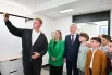 Мэр Москвы Сергей Собянин доложил президенту страны Владимиру Путину, что 1 сентября в столице откроются 145 новых или полностью модернизированных школ и детских садов, в которых начнут обучение 115 тысяч детей.