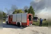 Огонь близко подошел к жилой застройке.