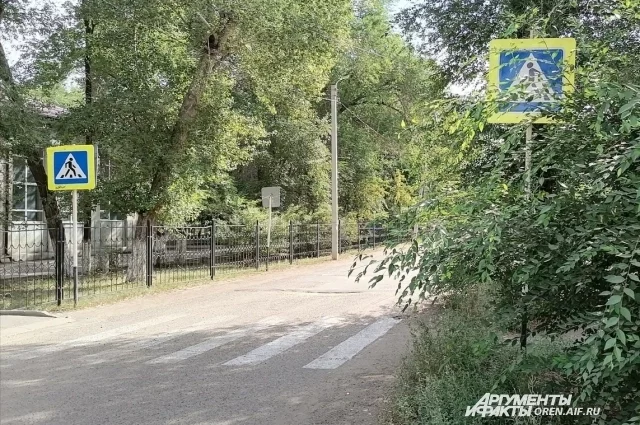 Родителей призвали фиксировать проблемы у школ и отправлять фото на электронную почту 31 августа.