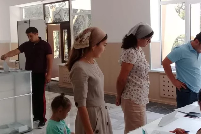 При себе нужно иметь документы, подтверждающие вашу личность.