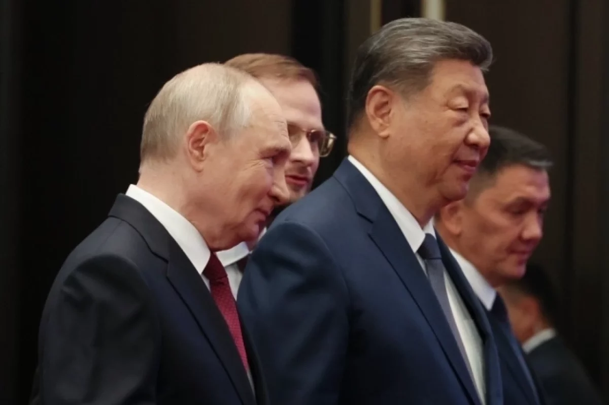 Путин, Си Цзиньпин и Моди пообщались «на ногах» на саммите ШОС