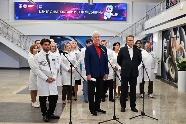 Сергей Собянин и Михаил Мурашко в Центре диагностики и телемедицины.