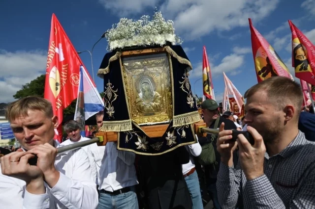 В современной истории столицы Общемосковский крестный ход проводится второй год и, как предполагается, может стать регулярным.
