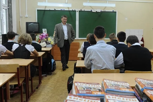В первые дни нового учебного года в школе №37 Набережных Челнов разгорелся скандал.