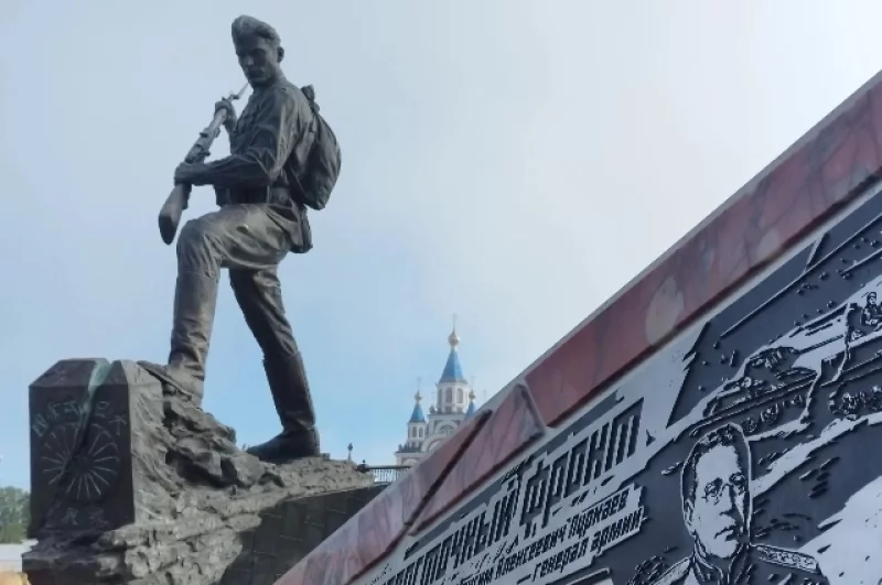 Фигура воина планировалась не столь высокой, но в Российском военно-историческом обществе настояли на масштабности.
