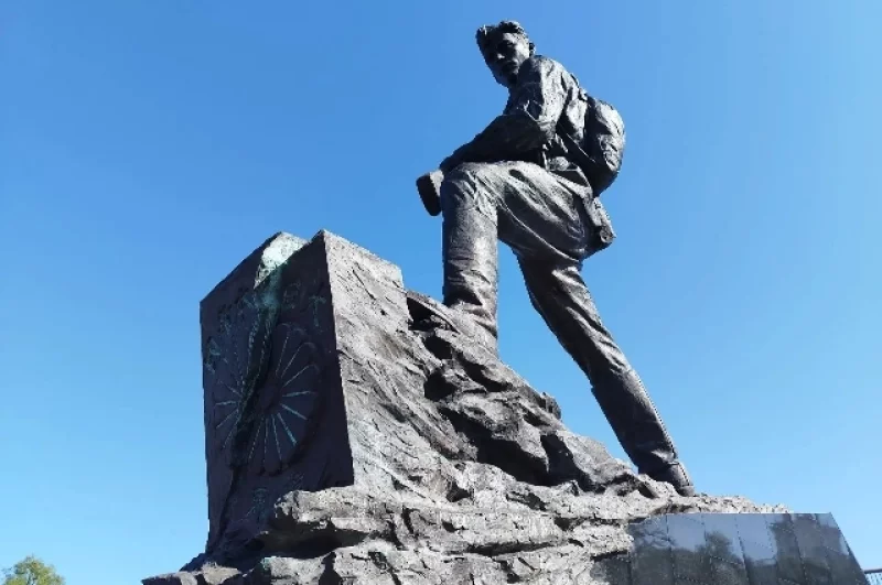 Создание памятника в честь Победы над милитаристской Японией стало поручением президента РФ Владимира Путина.