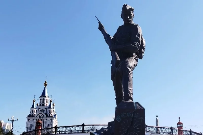 На создание скульптурной композиции у авторов ушло меньше года.