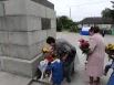Возле памятника писателя жители Наровчата и гости праздника возложили цветы.