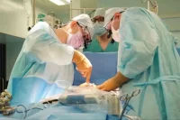 Врачи провели успешно экстренную операцию. 