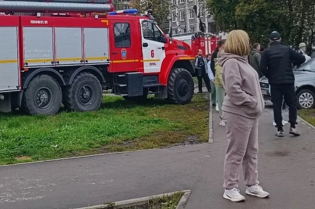Здание отключили от всех коммуникаций.