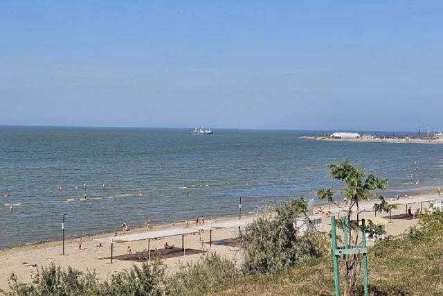 Азовское море подвержено сильным штормам.