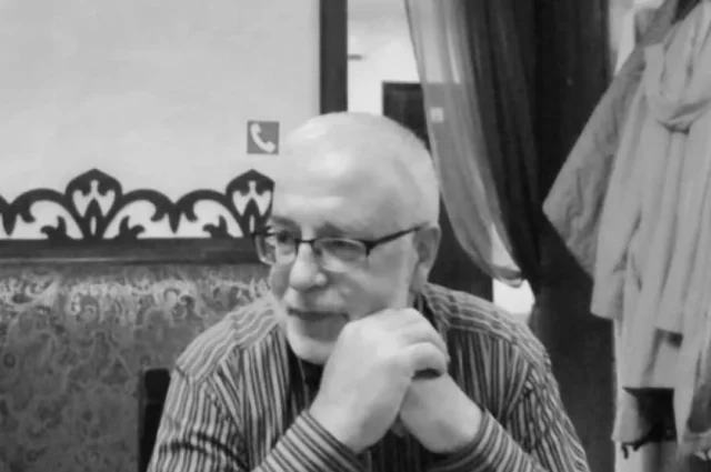 Жертвой атаки БПЛА на жилой дом в Перми стал поэт Станислав Богуславский.