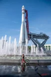 Всего в фонтане задействовано более 350 насосов, свыше 1000 форсунок и более 2 тысяч светильников.