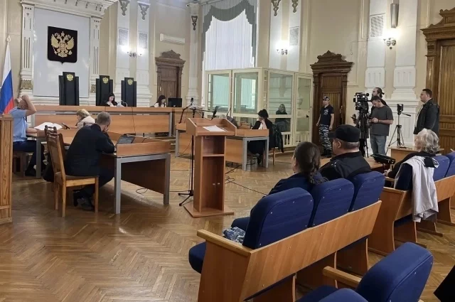 Очередное заседание по делу об убийстве экс-мэра Виктора Тархова и его супруги Натальи прошло 10 сентября в Самарском областном суде.
