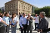 «Очень достойно!», — оценил размещение памятника почетный строитель РФ, почетный гражданин Волгограда Юрий Староватых.