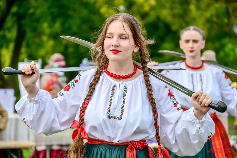 12-й международный фестиваль «Казачья станица Москва» прошел в субботу, 12 сентября, в музее-заповеднике «Коломенское». Праздник приурочен к Году единства народов России и  посвящен традициям казачества.