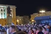 Посмотреть и послушать любимую группу собралось множество горожан.