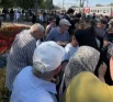 Когда гостей пригласили к фуршету, на столе всё кончилось в считанные минуты.