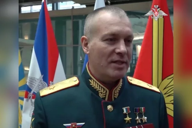 Две недели назад Грунису было присвоено звание Героя России — награду ему вручил министр обороны Андрей Белоусов.