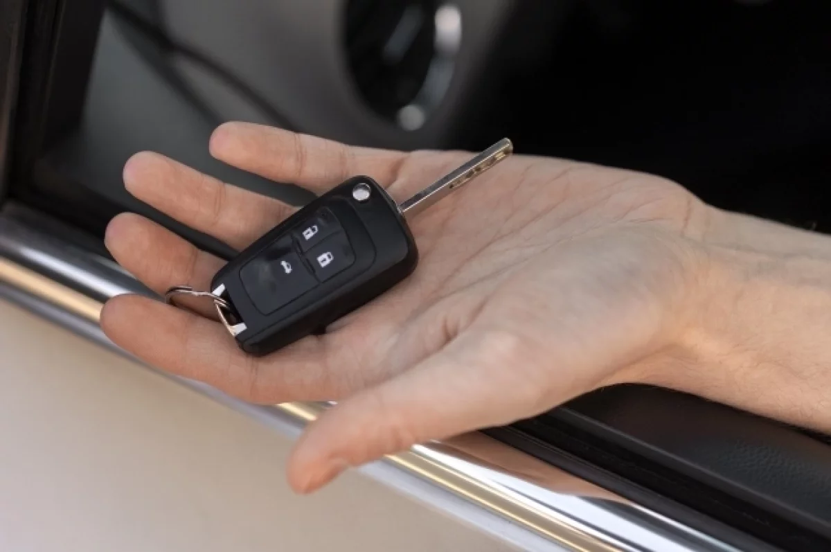 Житель Дагестана обманом забрал Mercedes и отдал его за долг