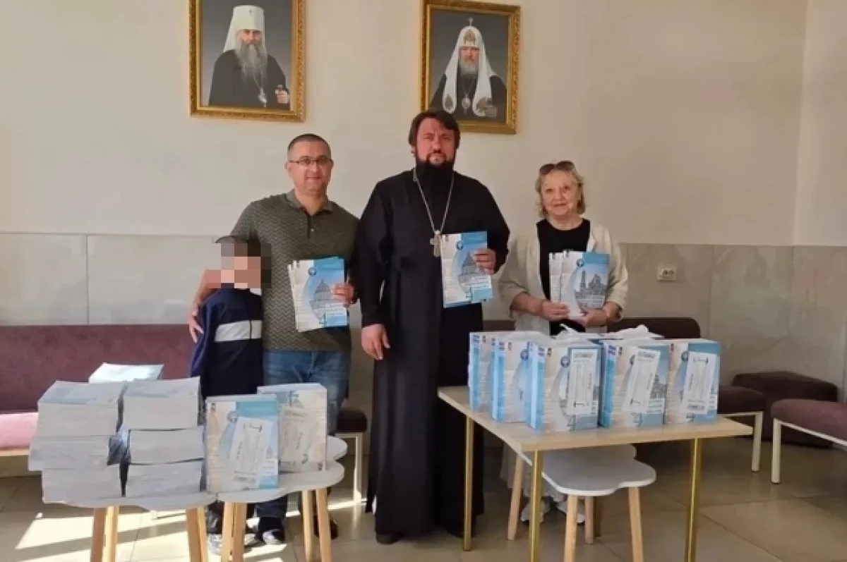 Школам Ульяновска передали 600 комплектов учебников о православной культуре