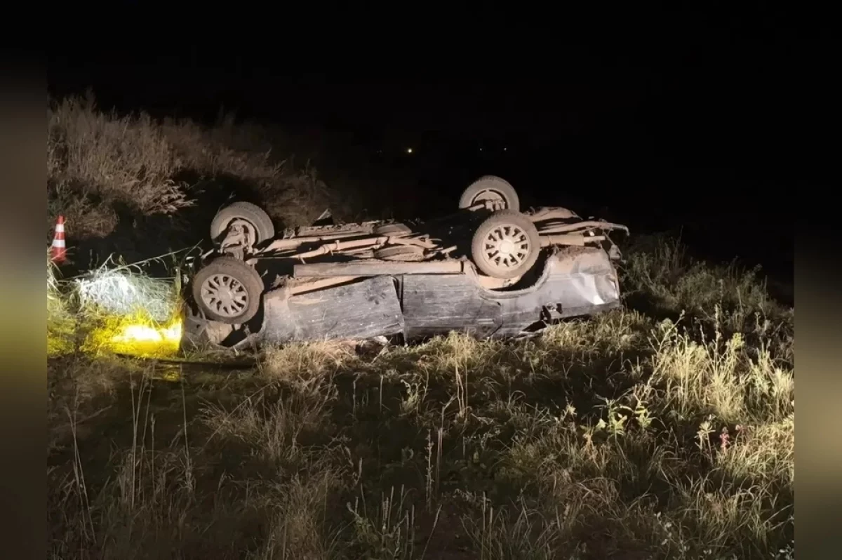 Под Краснохолмом в перевернувшемся автомобиле погиб 25-летний водитель