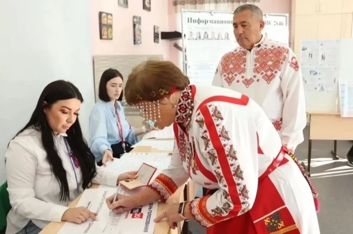 Самарцы надели национальные костюмы на выборы