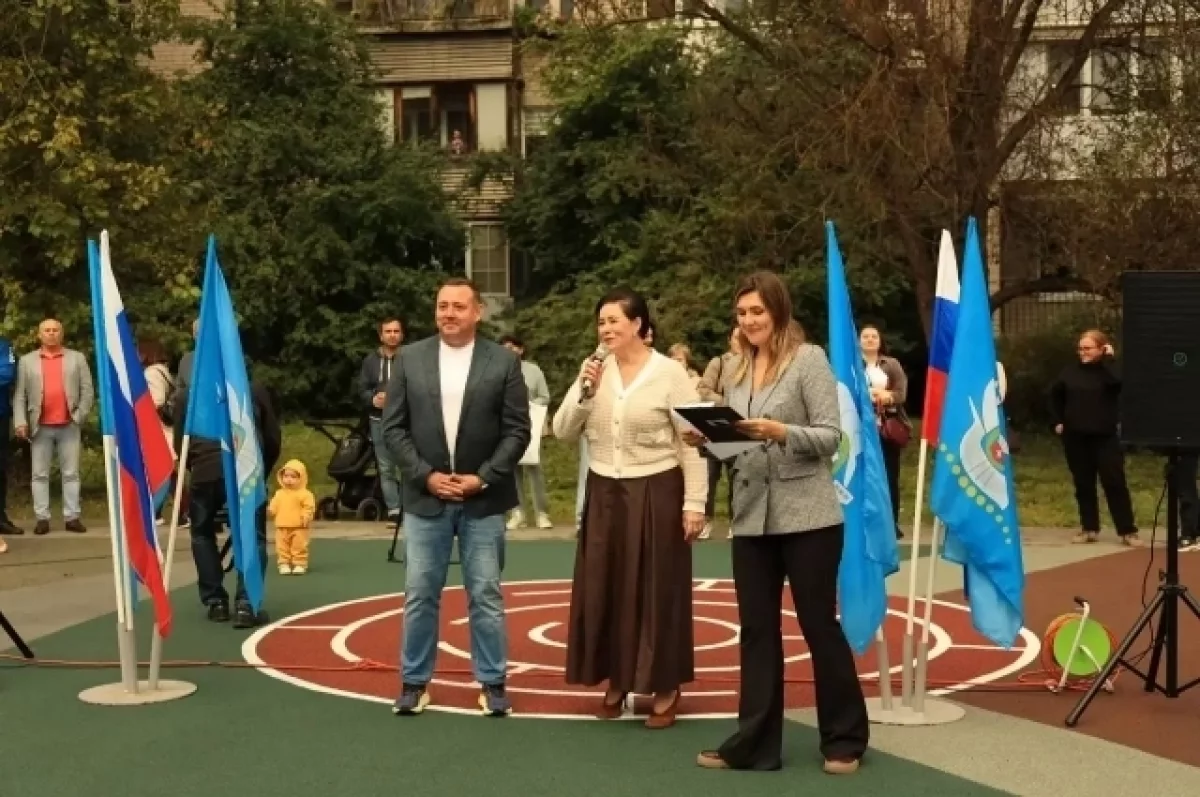 В Калининграде открыли новую спортивную площадку на Дзержинского