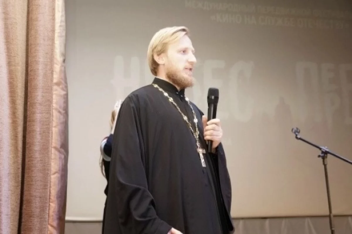 В Козельске во время кинофестиваля для детей исполнили православный реп