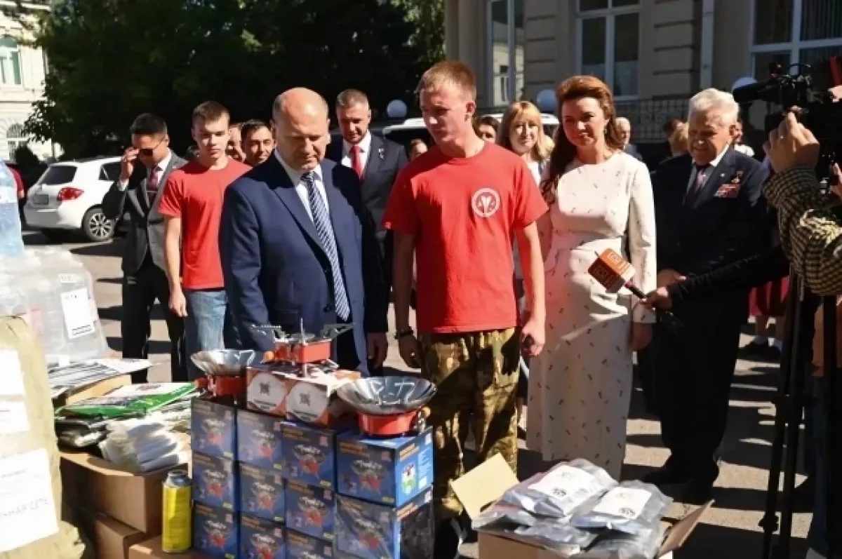 В Ростове накануне Дня города собрали гуманитарную помощь бойцам СВО
