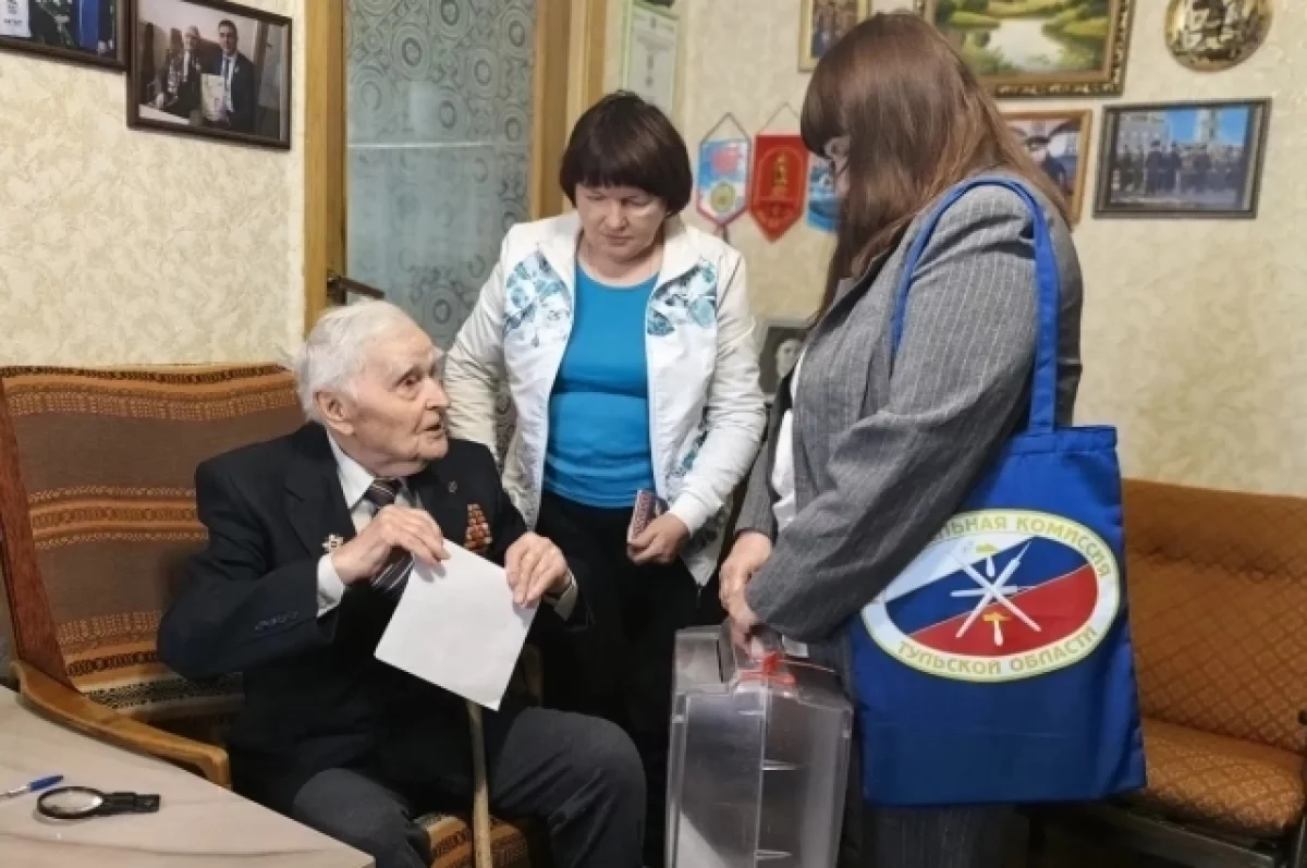 Участие в выборах принял ветеран Василий Мирошниченко