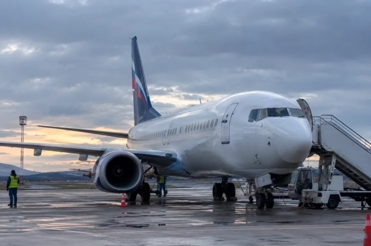 Врач помог бойцу СВО во время рейса с Сахалина в Москву