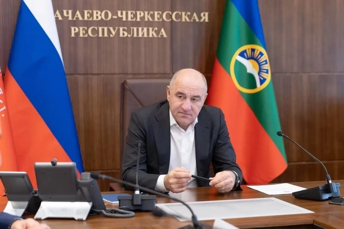Избранный глава КЧР Темрезов назвал претендентов на пост сенатора