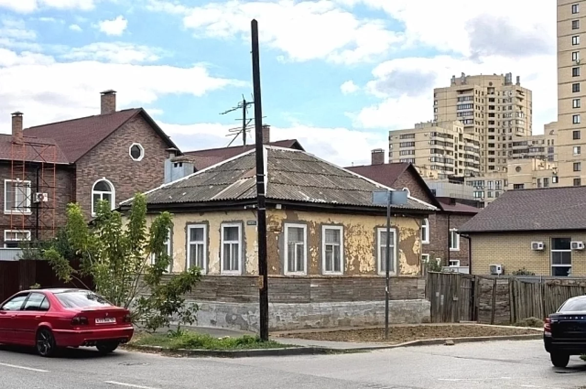 Уцелевший послевоенный дом из дранки в центре Волгограда отыскал краевед