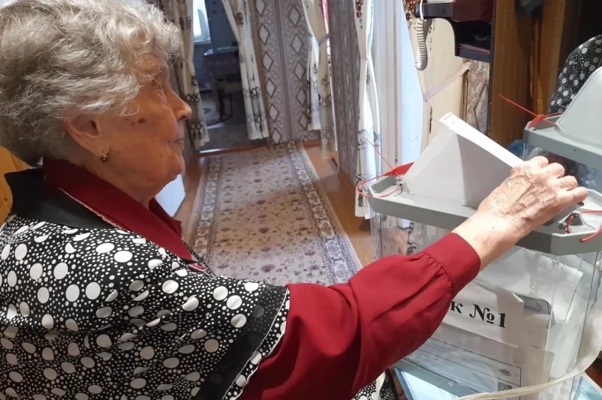 В Аркадаке на выборах проголосовала 101-летняя Анна Скворцова