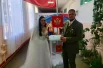 Сегодняшний день голосования запомнился нарядными белыми платьями, официальными костюмами и радостными улыбками участников.
