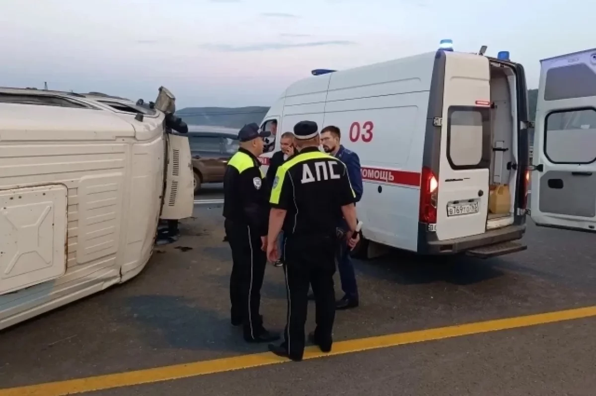 Под Жигулевском автобус перевернулся на ходу: есть пострадавшие