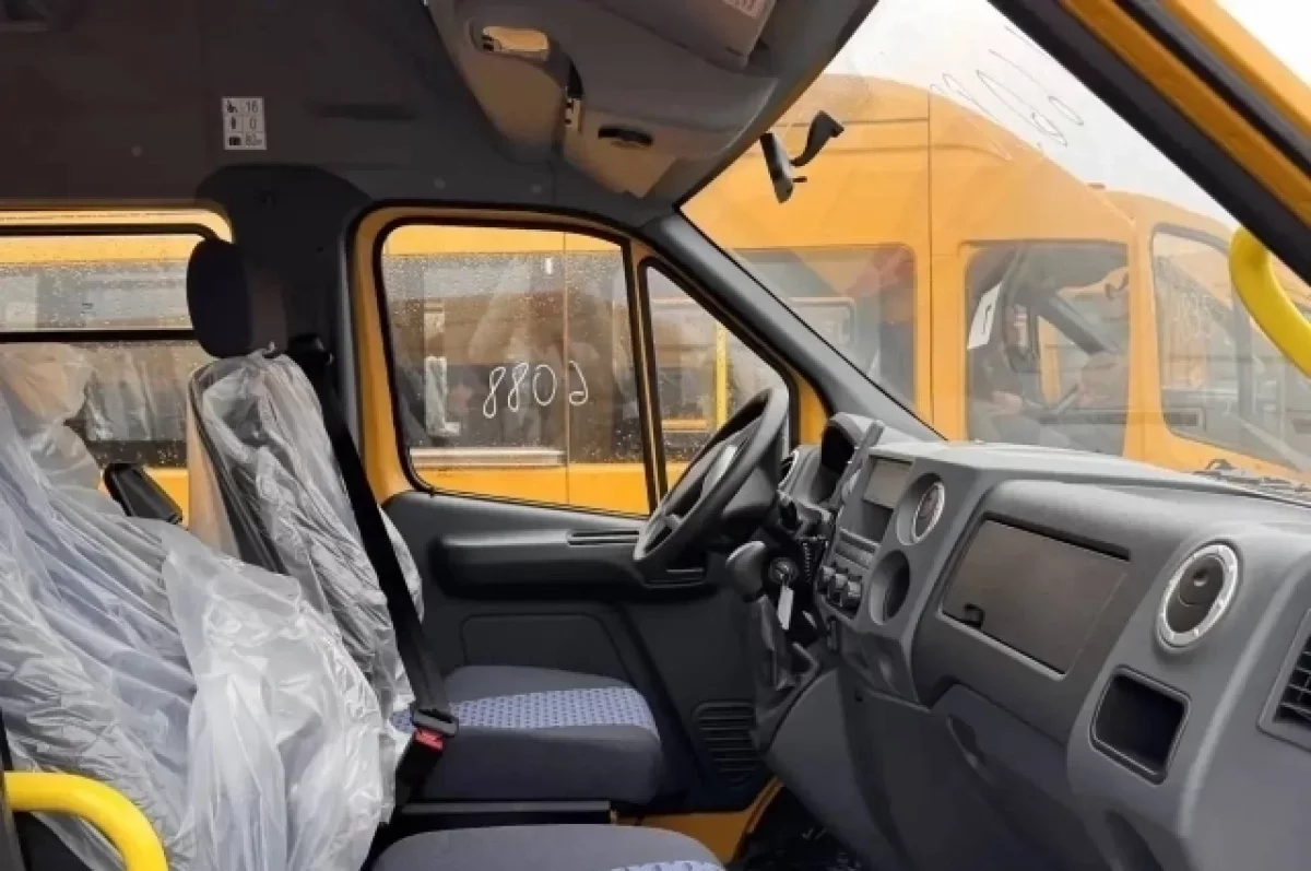 В Смоленской области передали 24 новых школьных автобуса