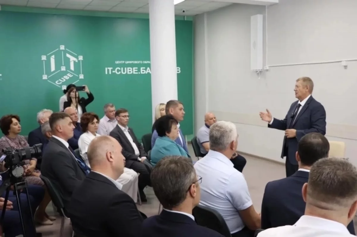 Николай Панков провёл встречи в районах Балашовского округа