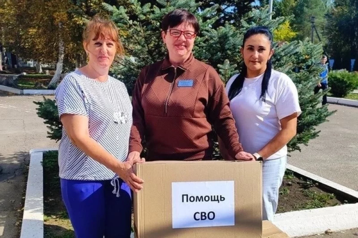 Сотрудники и жители Балашовского дома-интерната помогают бойцам СВО