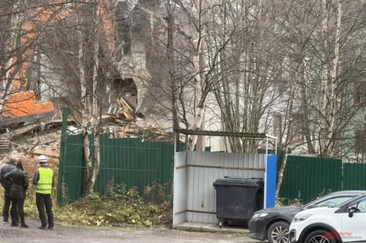 В Мурманске сносят ещё одну «деревяшку» в Больничном городке