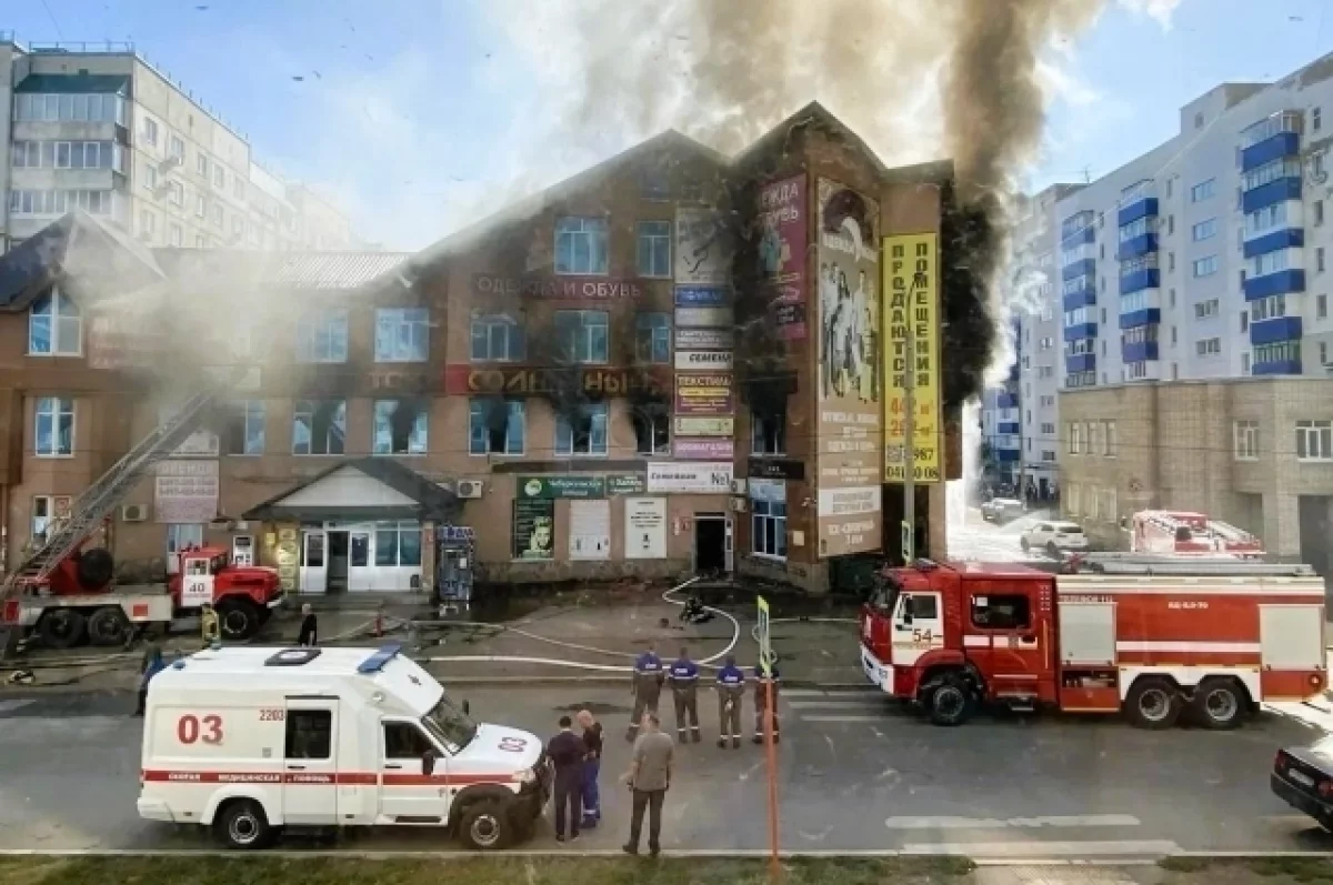 Владельца торгового комплекса, где сгорели три сестры, отправили под арест