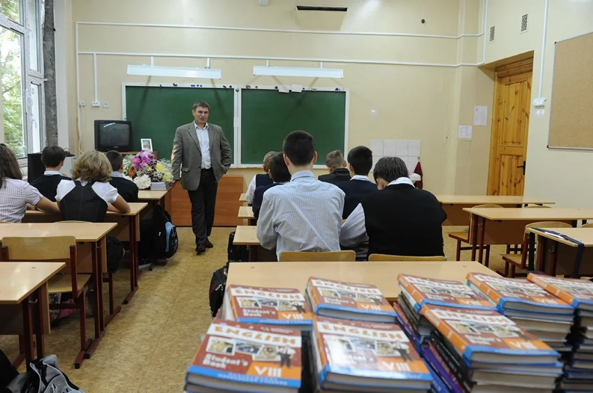 В депобразования ЯНАО объяснили запрет на выход студентов из колледжа